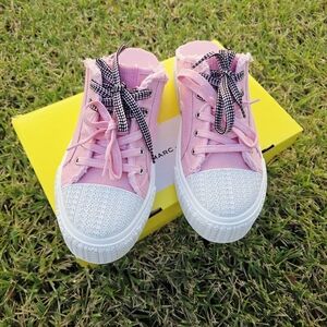 Marc Jacobs Pink Sneakers with Checkered Laces